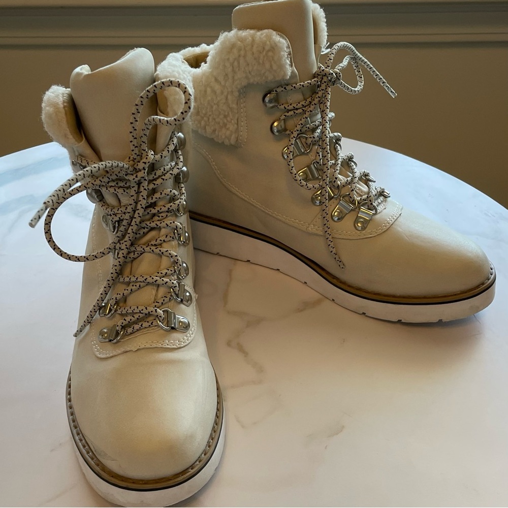 Esprit Women’s Short Boot - Winter Beige